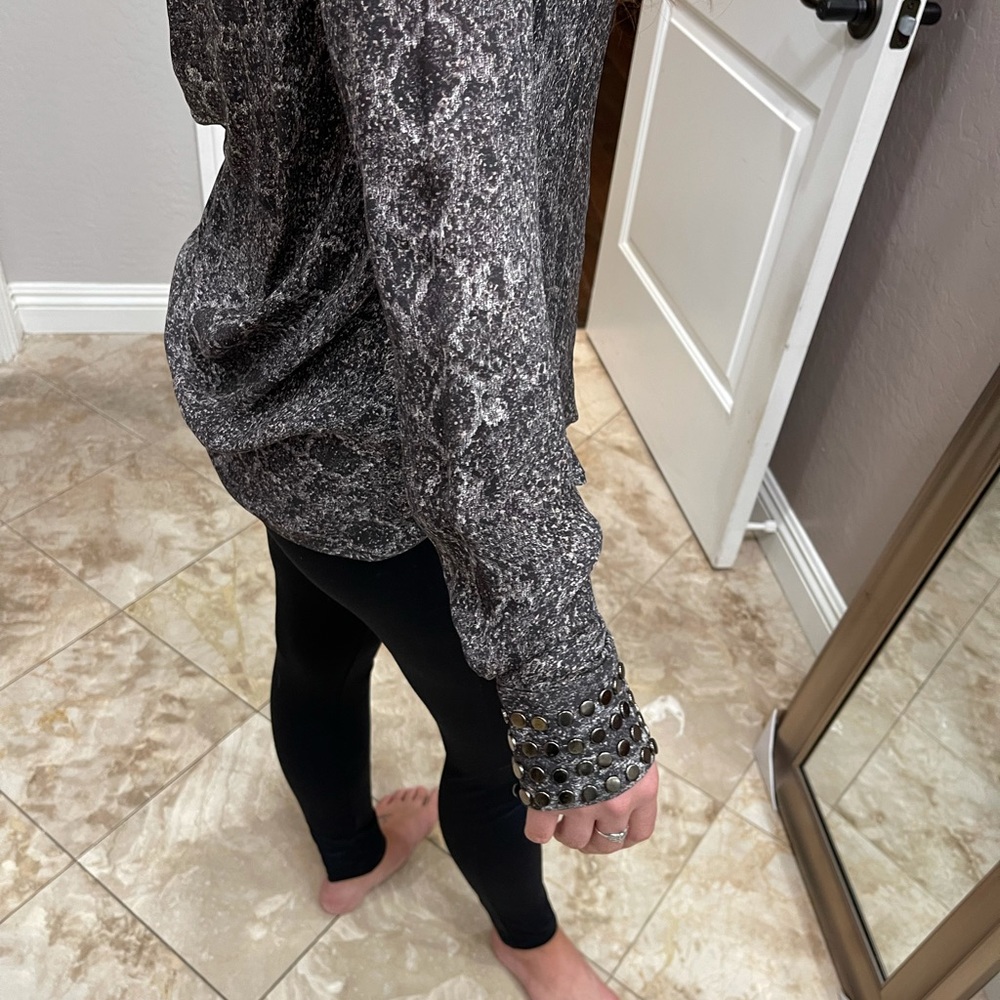 Haute Hippie Silk Button Down Open Back Long Sleeve Studded Blouse Brown Blk XS - Picture 5 of 13